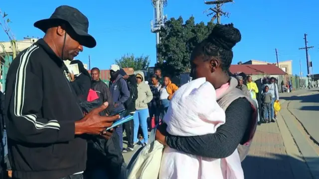 ሰበስልጣን ንገለ ውልቀሰባት ኣብ ቀይዲ እኳ እንተኣእተው፡ ኣብ ትካላት ጥዕና ዝካየድ ዘሎ ምጽራይ መንነት ግን ደው ከብሉዎ ኣይከኣሉን