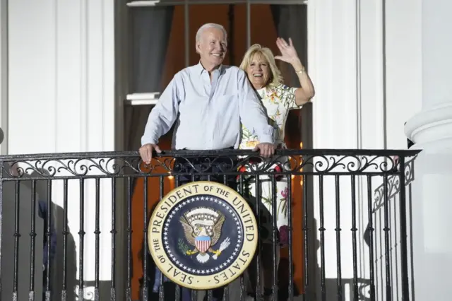 Tổng thống Joe Biden và Đệ nhất phu nhân Jill Biden tại Nhà Trắng vào Ngày Quốc khánh Mỹ năm 2022