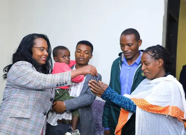 Kantiibaan magaalaa Finfinnee Adaanacha Abeebee maatii kanaaf mana jireenyaa kennaniiru