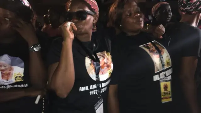 Ọ̀pọ̀ àwọn òsèré tíátà