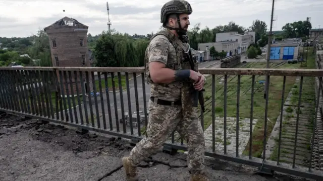 Lực lượng vũ trang Ukraine đang chiến đấu để giữ quyền kiểm soát thành phố Kostyantynivka ở phía đông Lực lượng vũ trang Ukraine đang chiến đấu để giữ quyền kiểm soát thành phố Kostyantynivka ở phía đông