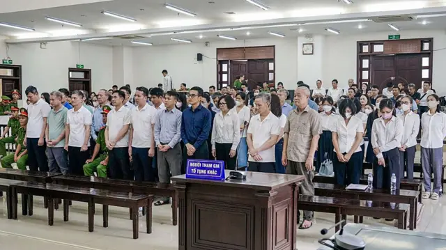 Các bị cáo trong phiên tòa xét xử tội tham nhũng tại Tòa án nhân dân cấp cao tại Hà Nội, ngày 26/6/2025