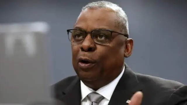 د امریکا دفاع وزير