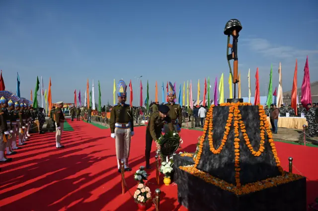 পুলওয়ামাতে নিহত ভারতীয় সেনা জওয়ানদের প্রতি শ্রদ্ধাঞ্জলি