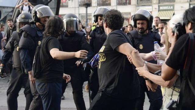 Represión policial durante el referéndum