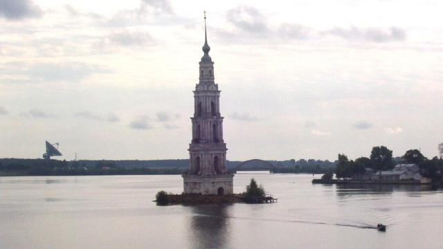 O campanário da igreja da natividadefazer jogo mega sena onlineKalyazin é um torrefazer jogo mega sena onlineestilo medieval que emergefazer jogo mega sena onlineum enomre reservatóriofazer jogo mega sena onlineágua, sob um céufazer jogo mega sena onlinemuitas nuvens claras