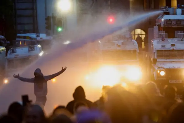 nemiri u severnoj irskoj, protesti u severnoj irskoj