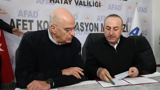 cavusoglu ve dendias