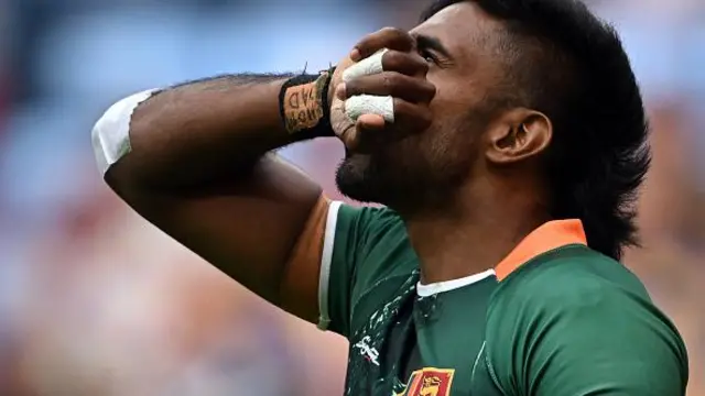 රග්බි ක්රීඩාවලට ජාත්යන්තර වශයෙන් තරග තහනමක් පනවා තිබේ.