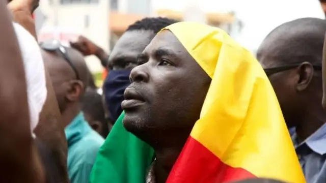 Dubun dubatar mutane sun yi murnar cire shugaban Mali