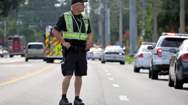 La legislación para portar armas en Florida es "permisiva" según los expertos.