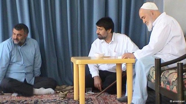 راست به چپ، آیت‌الله حسینعلی منتظری، عمادالدین باقی و محمود حجتی نجف آبادی