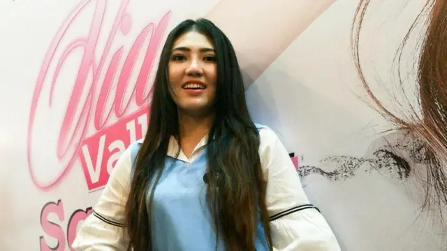 Via Vallen, penyanyi asal Jawa Timur bernama asli Maulidia Octavia.