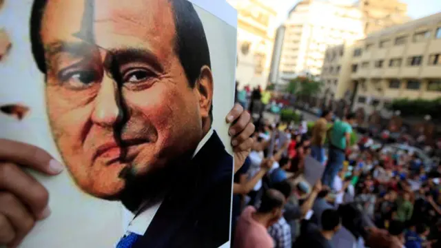 Mısır Cumhurbaşkanı Abdülfettah El Sisi'yi protesto eden bir poster