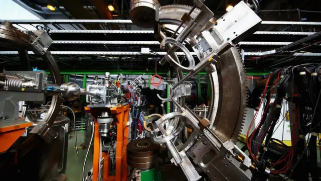 அணு துகள் அறிவியல்