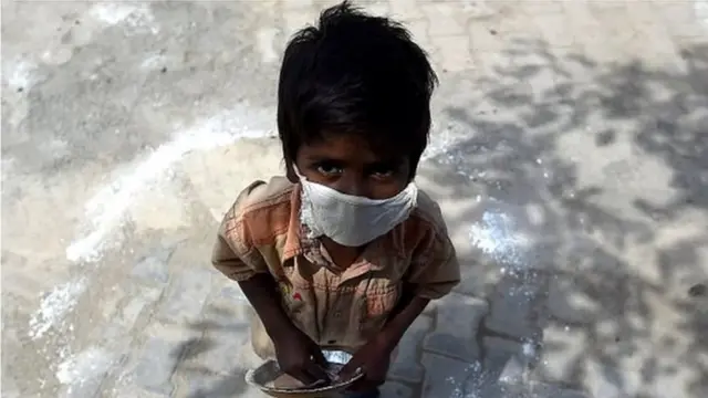 కరోనావైరస్ కారణంగా వేలాది మంది వీధిబాలలు ఇబ్బందులు పడుతున్నారు.