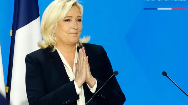 ઇમેનુએલ મેક્રોંન સામે રાષ્ટ્રપતિપદની ચૂંટણી હારી જનારાં લી પેન.