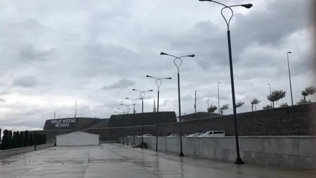 В эти дождливые ноябрские дни путь сюда закрыт