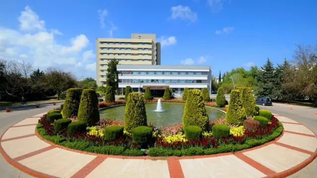 Akdeniz Üniversitesi rektörlüğü