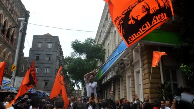 महाराष्ट्र: क्या लड़ाई बीजेपी बनाम शरद पवार है