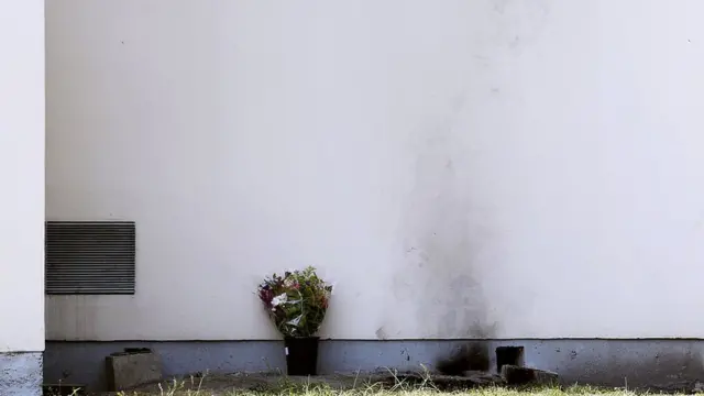 Pared con restos de humo
