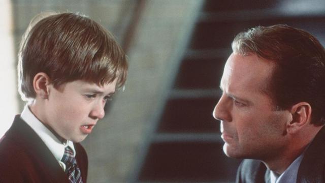 Enam Alasan Kenapa The Sixth Sense Tetap Jadi Film Ikonik Sesudah 20 ...