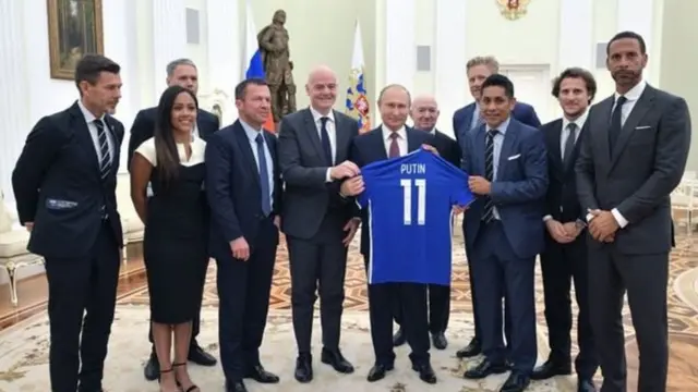 بوتن رحُب بعدد من أساطير كرة القدم، من بينهم الألماني لوثر ماتيوس والإنجليزي ريو فيرناند