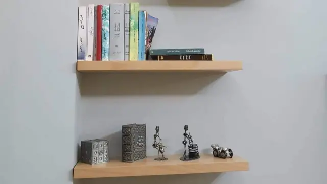 من بيتها