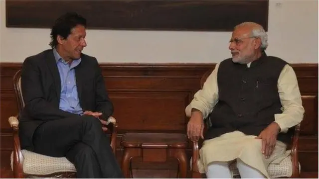 ప్రధాని మోదీతో ఇమ్రాన్ ఖాన్