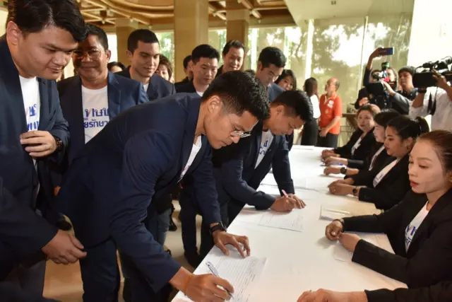 ร.ท. ปรีชาพล พงษ์พานิช