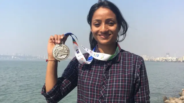 मोनिका आथरे