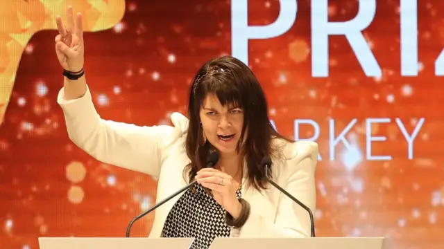 Меґґі Макдонелл