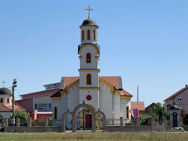 Crkva čije su temelje podigli meštani Busija i skupili novac da kupe zemlju na kojoj je sagrađena