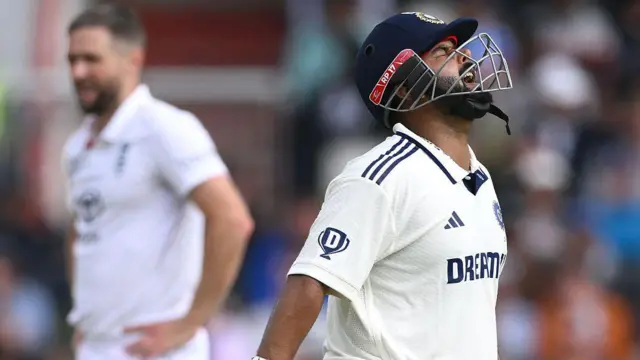 चोट लगने के बाद दर्द से कराहते ऋषभ पंत. 