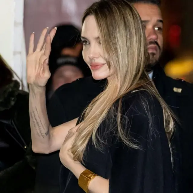 अँजेलिना जोलीने तिला मारहाण झाल्याचा आरोप ब्रॅड पिटवर केला होता.