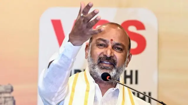 பண்டி சஞ்சய் குமார், தனது மகனுக்கு நேரம் ஒதுக்காததன் மூலம் தான் ஒரு தவறு செய்துவிட்டதாகக் கூறியுள்ளார்.