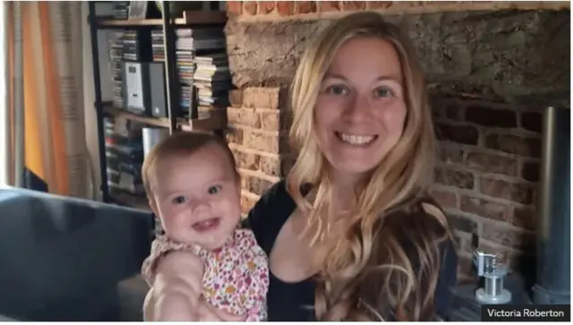 Victoria ateruye akana bombi baseka