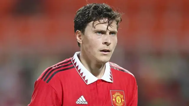 Victor Lindelof 