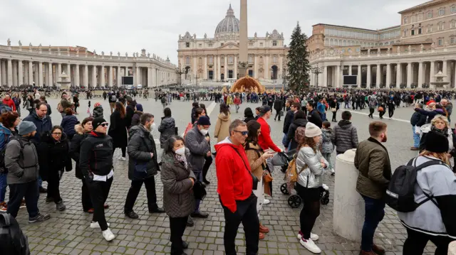 पोप बेनेडिक्ट सोह्रौँ