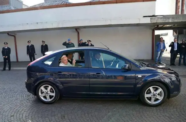 Pope oo gaari saaran