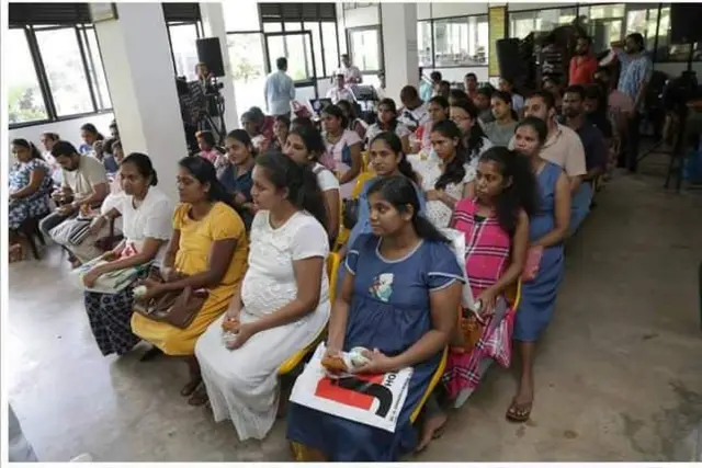 "අපි මුලින්ම මේ සායන වලට ගිහින් ඒ ඉන්න නිලධාරීන් සමඟ අපේ අදහස් බෙදාගත්තා. ඒ අය ඉතාමත් සතුටු වුණා මෙවැනි වැඩසටහනක් පවත්වන්න. විශේෂයෙන් ම පවුල් සෞඛ්‍ය සේවිකාවන් මේ සඳහා ලොකු සහයෝගයක් ලබා දුන්නා."