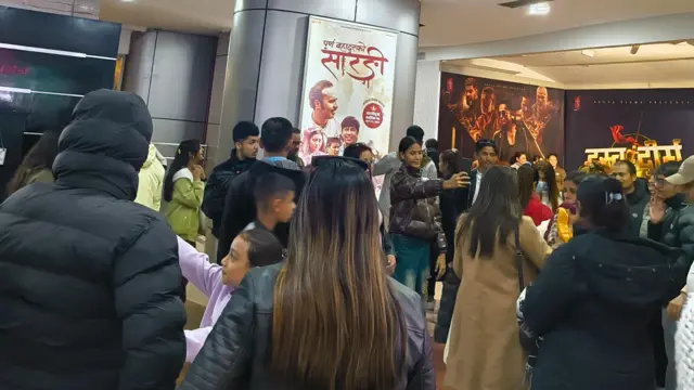 राजधानीको एक सिनेमा हलमा फिल्म हेर्न पुगेका दर्शकहरू
