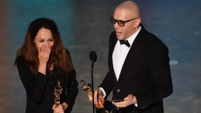 इराणीयन चित्रपट निर्माते हुसेन मोलेमी आणि शिरीन सोहानी यांना 'द शॅडो ऑफ द सायप्रस' साठी ऑस्कर मिळाला