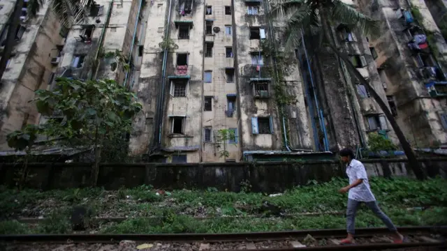 ၂၀၁၃ ခုနှစ်တုန်းက ရန်ကုန်မြို့တိုက်တန်းလျားတွေမြင်ကွင်း