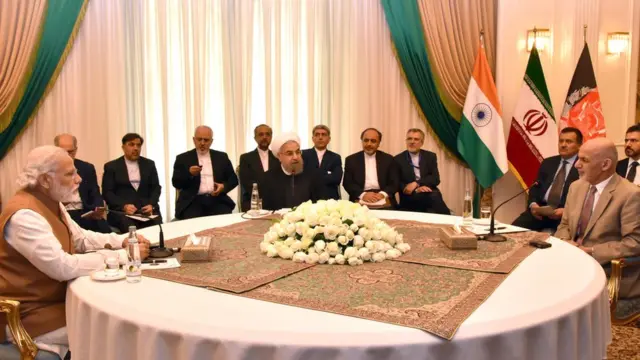 మోదీ, రూహానీ, అఫ్గాన్ అధ్యక్షుడు అష్రఫ్ గనీలు 2016 మే 23న చాబహార్ ఒప్పందంపై సంతకాలు చేశారు