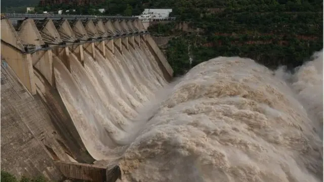 కృష్ణా నదిపై ప్రాజెక్టులు