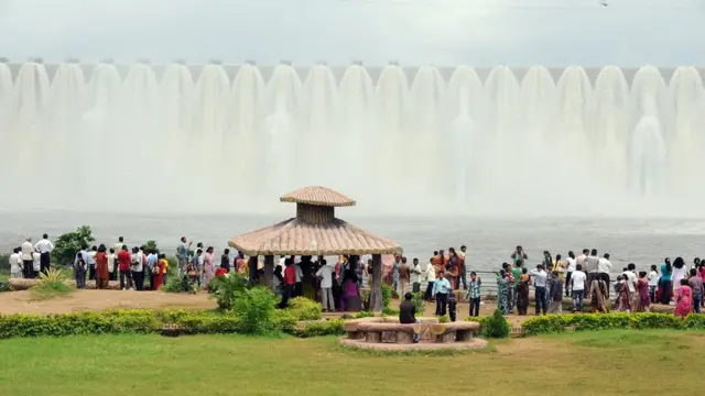 சர்தார் சரோவர் அணை திறப்பு