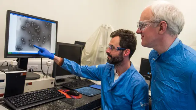 Доктор Франклин Нобрега ва Жеймс Галлаҳер