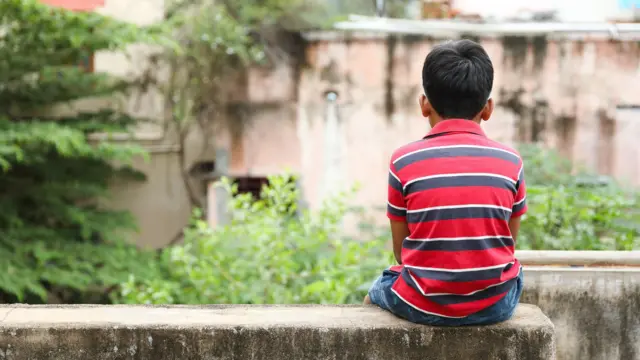 அஞ்சுகம் நகர் முதல் அனகாபுத்தூர் வரை கல்விக்காக 40 கிலோமீட்டர் பயணம்