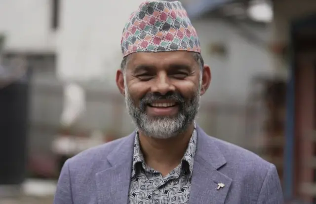 પાદરી દિલ્લી રામ પૌડેલ કહે છે, "પરિવર્તન ઈસુ તરફથી આવવું જોઈએ."